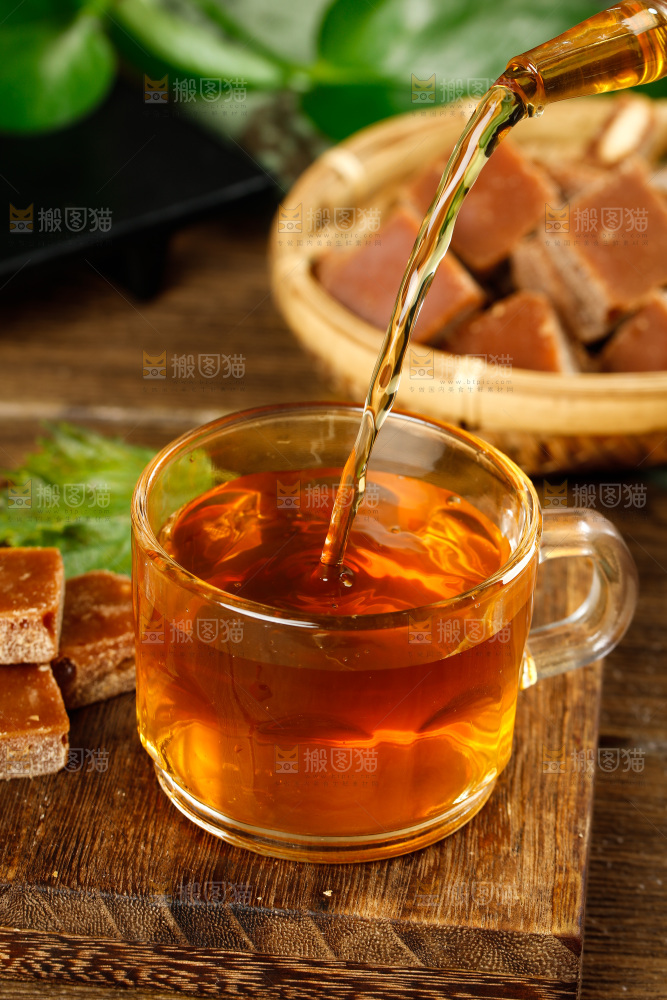 深底上的红糖块
