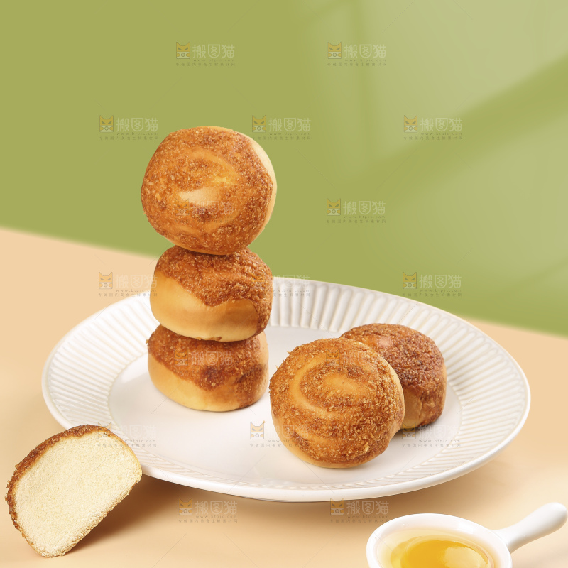 浅底上的椰蓉面包