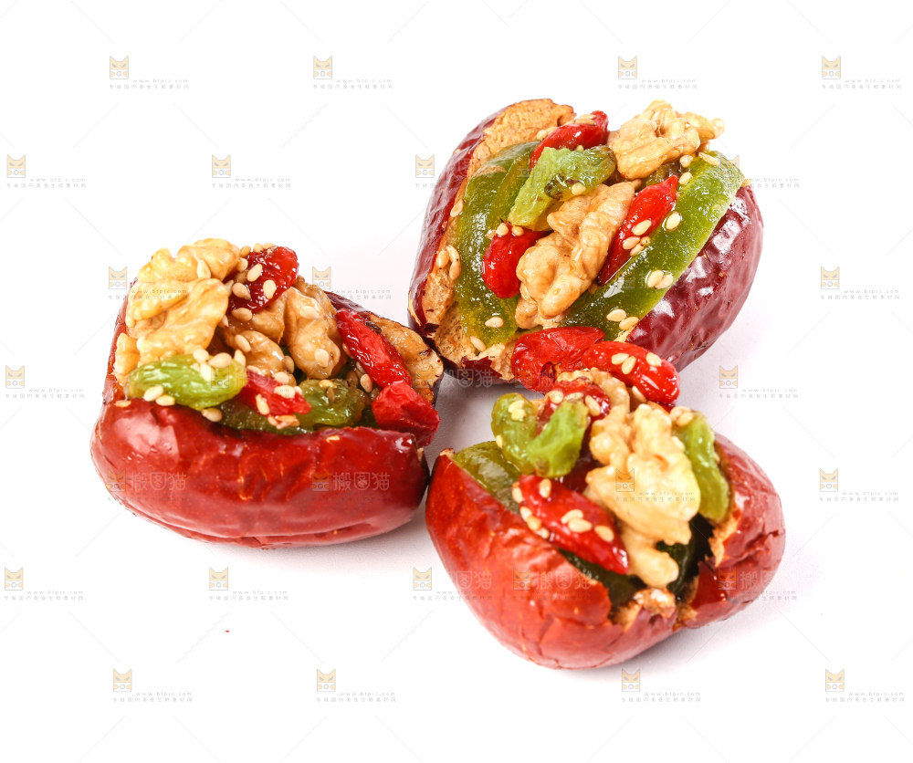 白底上的红枣夹核桃