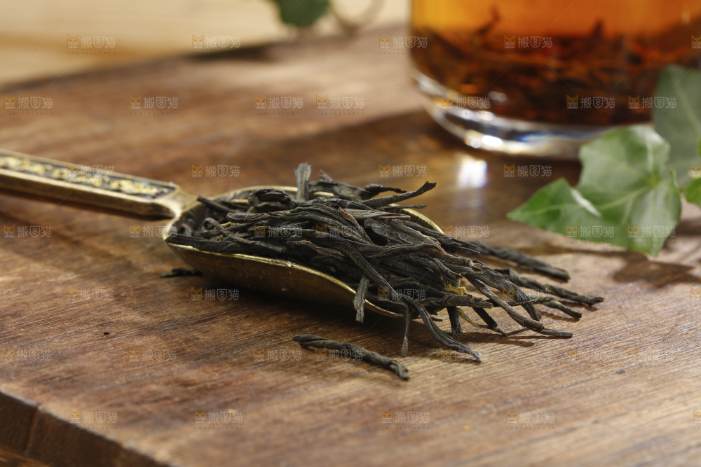 木底上的云南红茶