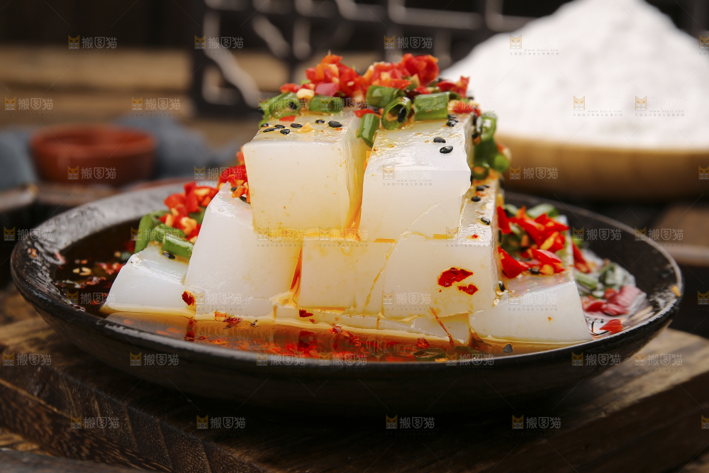 碗里的红油凉粉