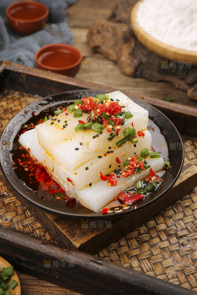 碗里的红油凉粉