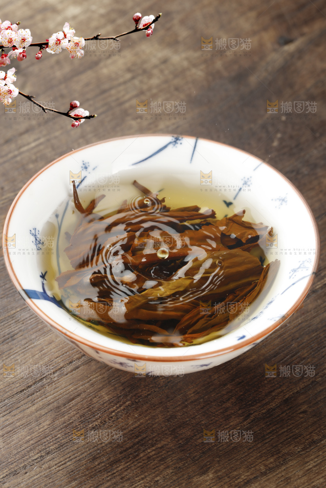 木底上的云南红茶