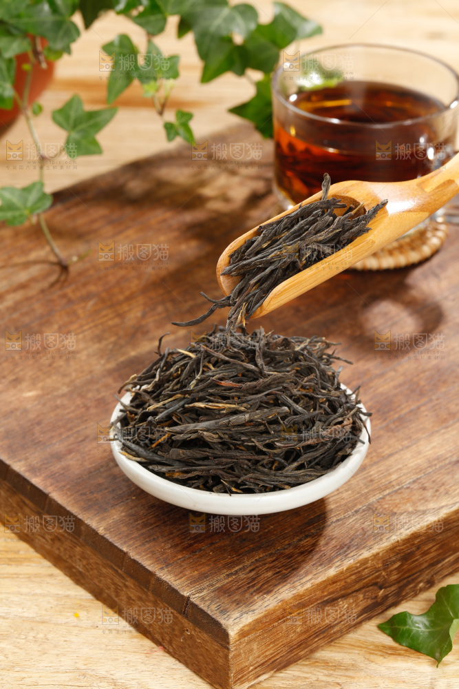 木底上的云南红茶