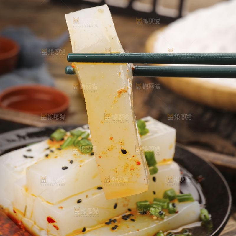 碗里的红油凉粉