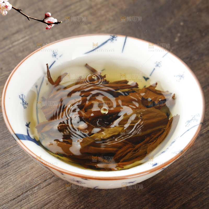 木底上的云南红茶
