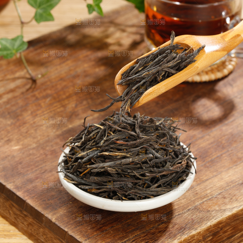 木底上的云南红茶