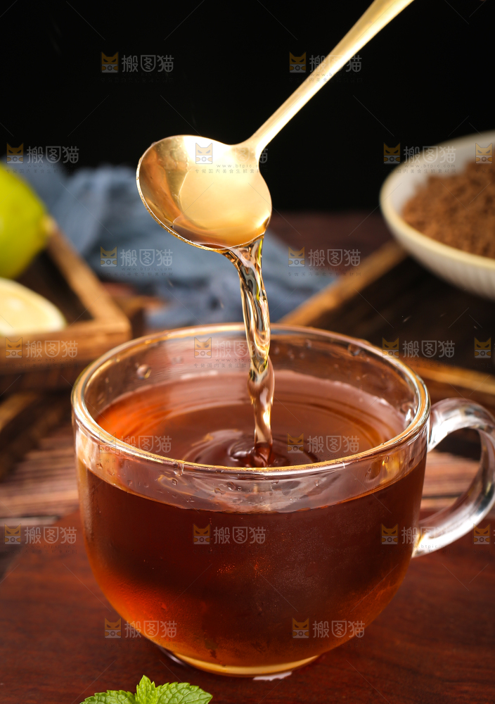 深底上的酸梅汤