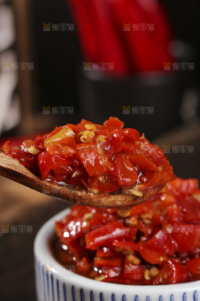 深底上的剁辣椒