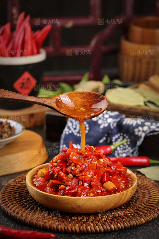 深底上的剁辣椒