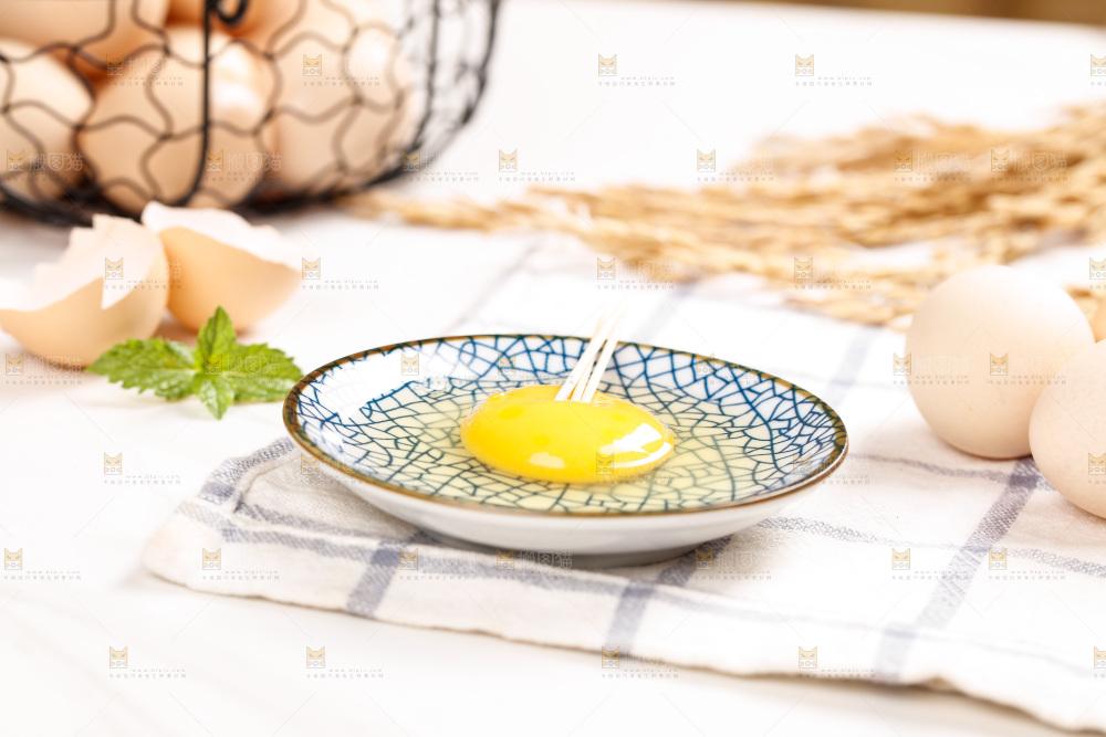 浅底上的土鸡蛋