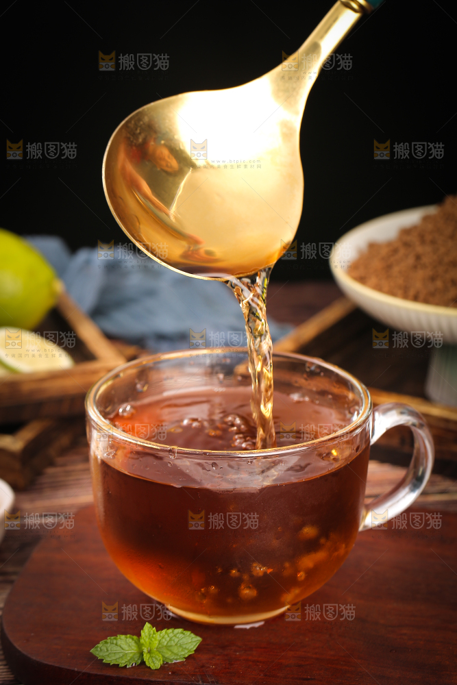 深底上的酸梅汤