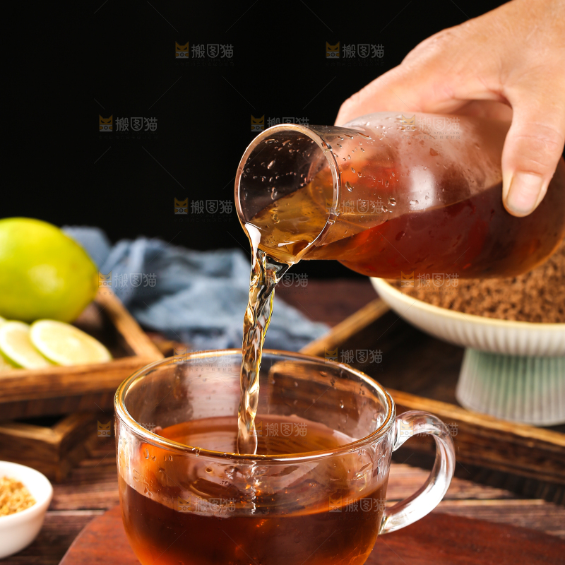 深底上的酸梅汤