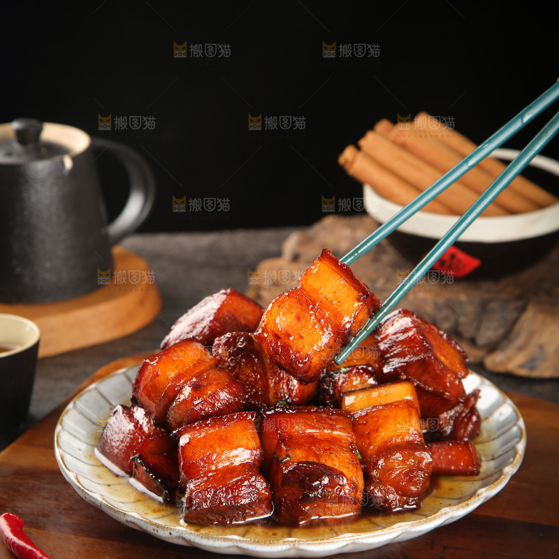 深底上的红烧肉