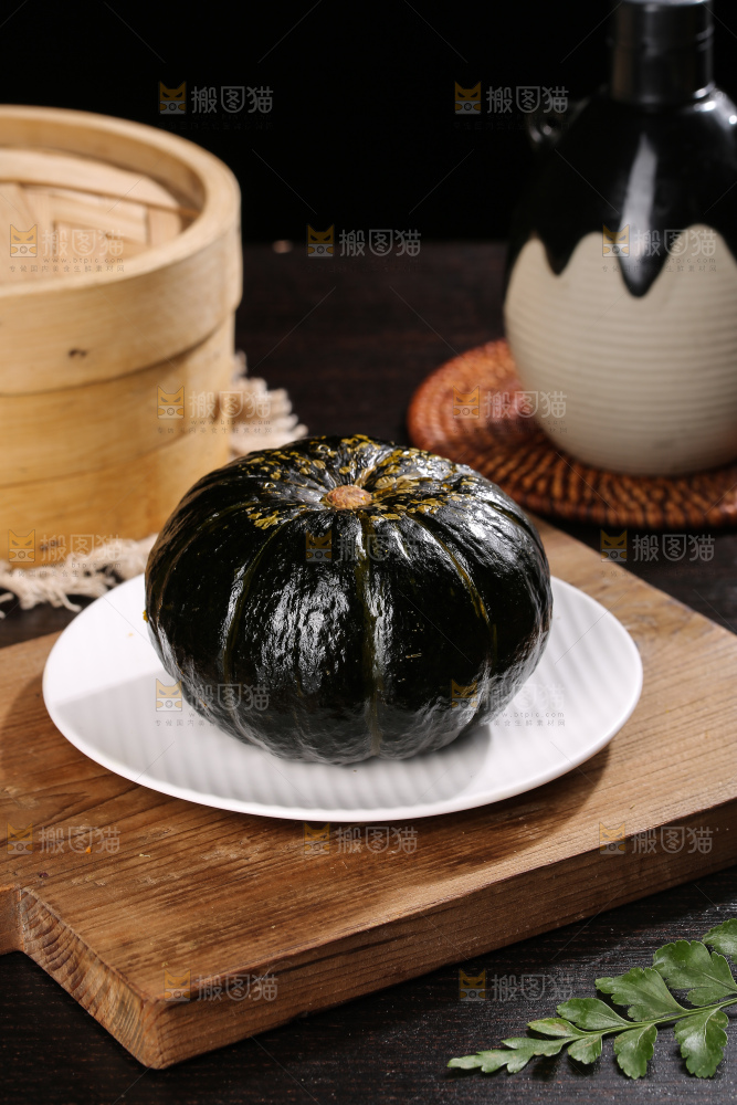 深底上的贝贝南瓜