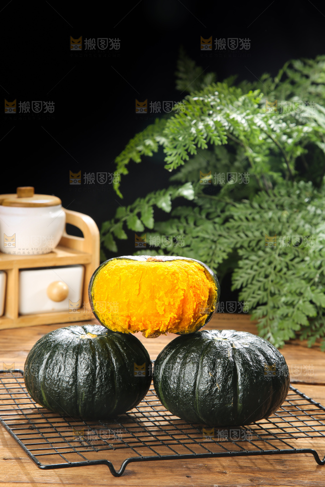 深底上的贝贝南瓜