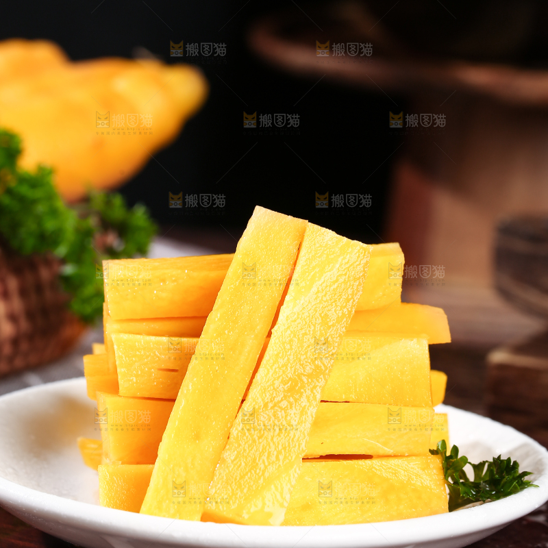 深底上的黄萝卜
