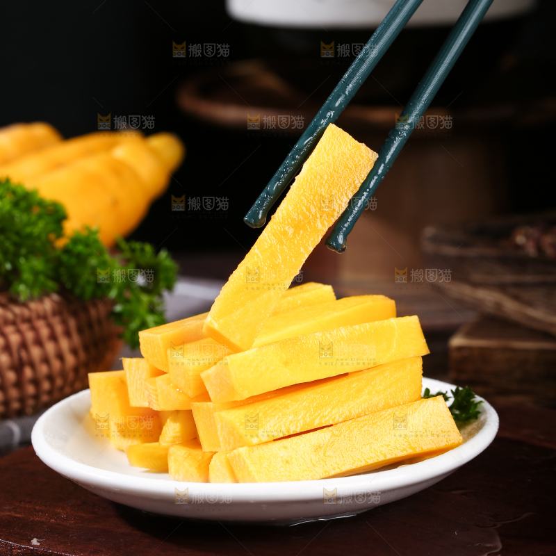 深底上的黄萝卜