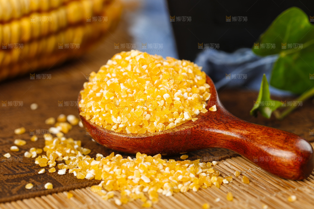 深底上的玉米碴