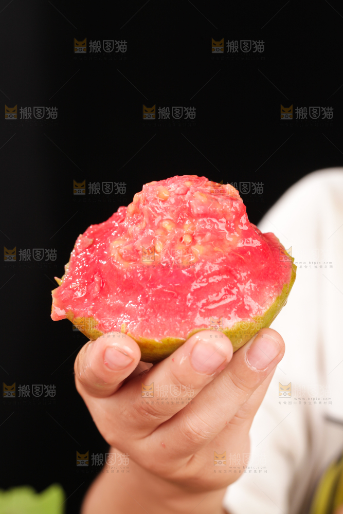 深底上的红心芭乐