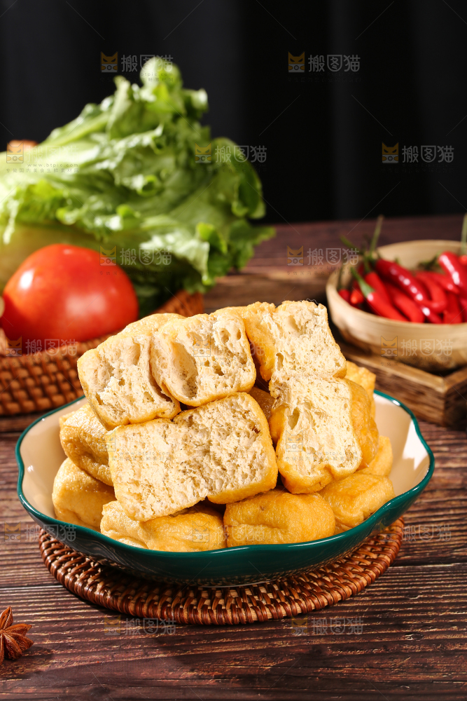 深底上的油豆腐