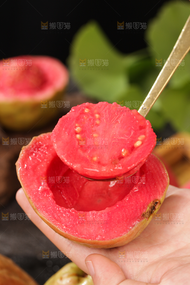 深底上的红心芭乐
