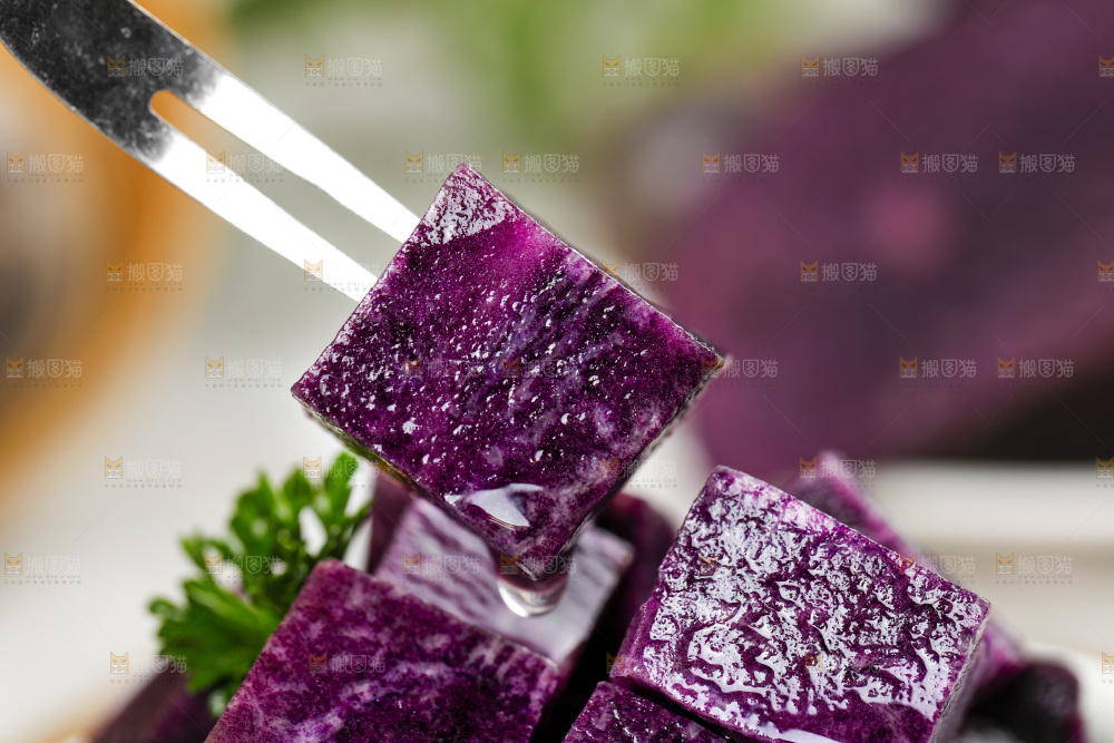 浅底上的紫土豆