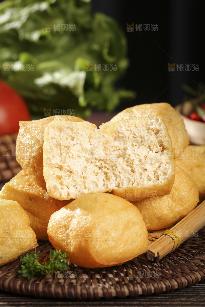 深底上的油豆腐