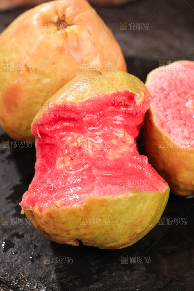 深底上的红心芭乐