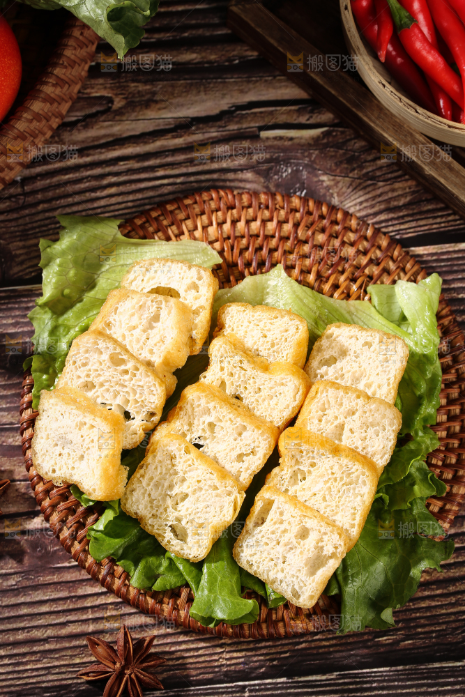 深底上的油豆腐