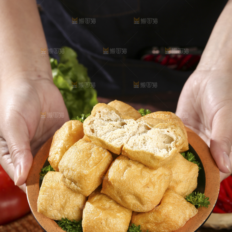 深底上的油豆腐