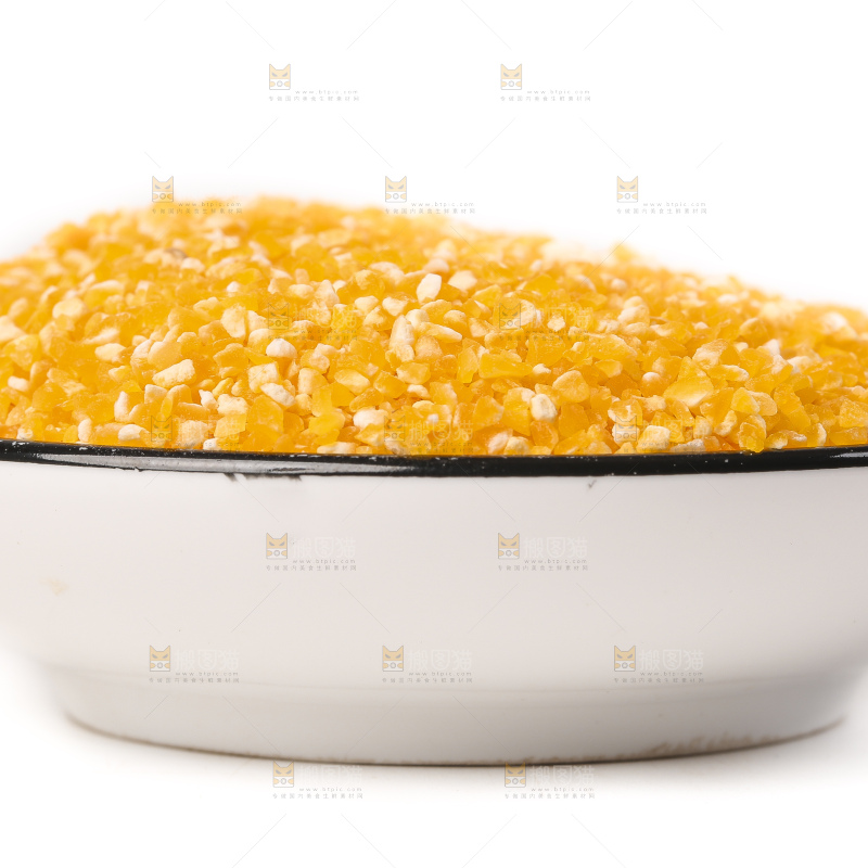 白底上的玉米碴