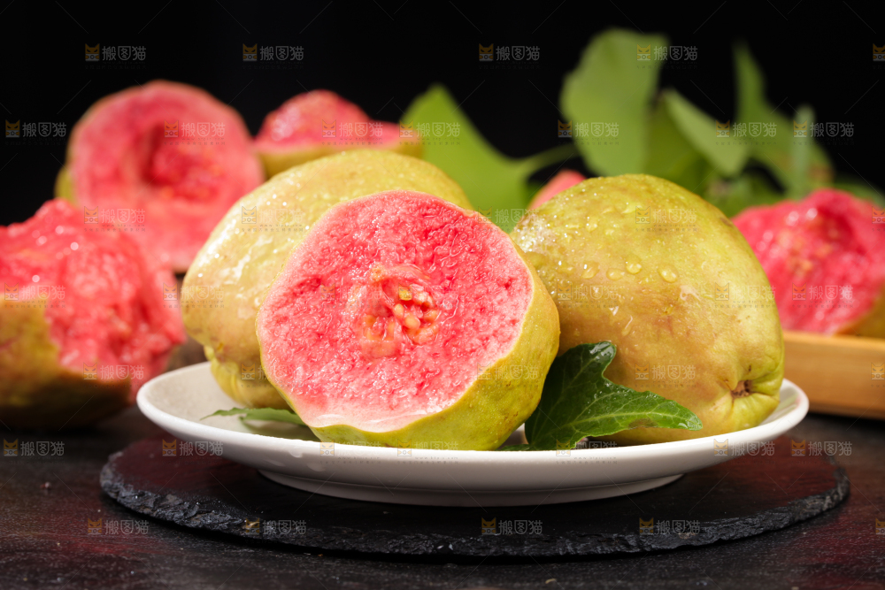 深底上的红心芭乐