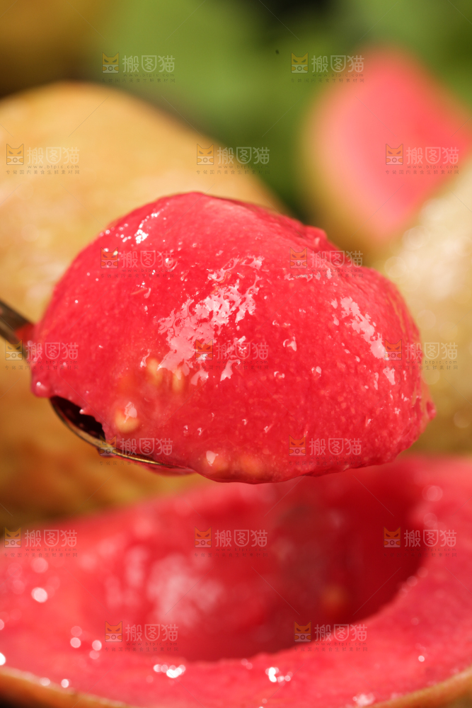 深底上的红心芭乐