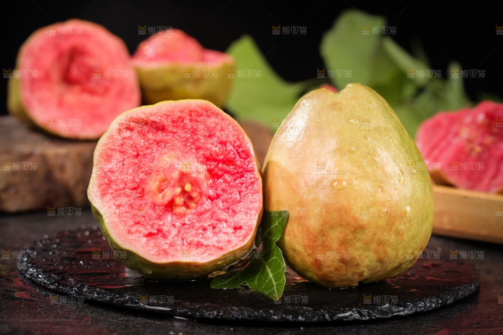 深底上的红心芭乐
