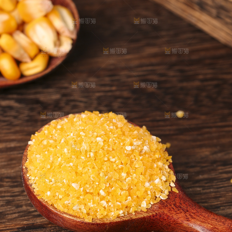 深底上的玉米碴