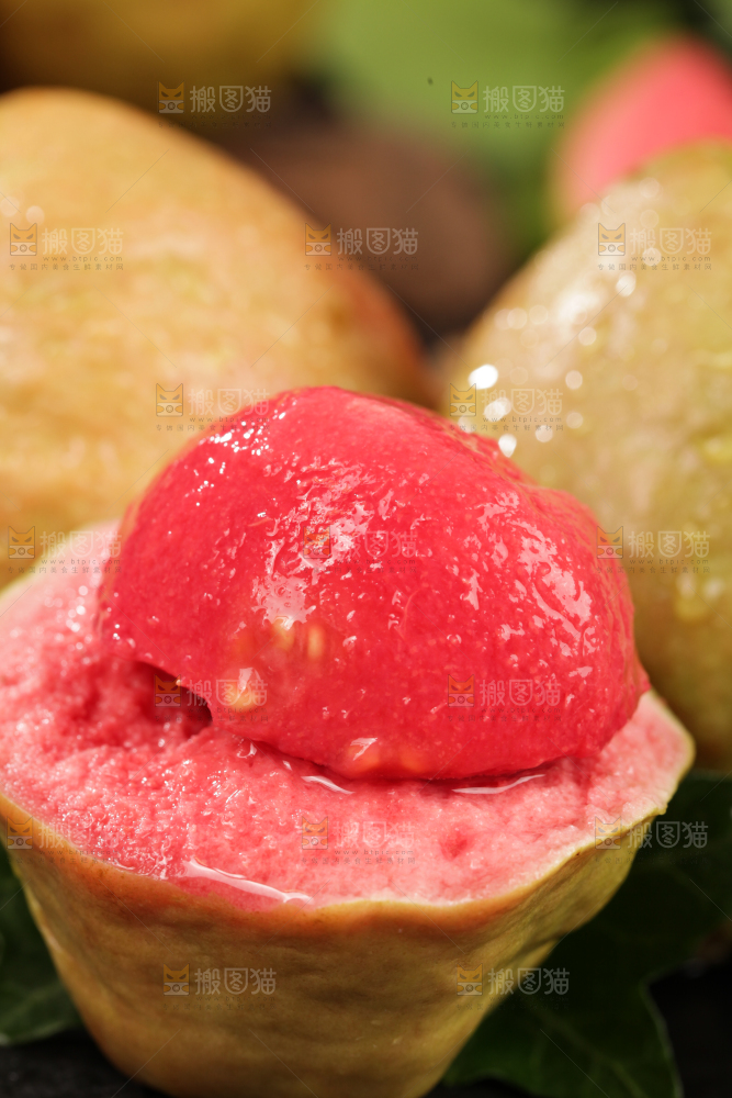 深底上的红心芭乐