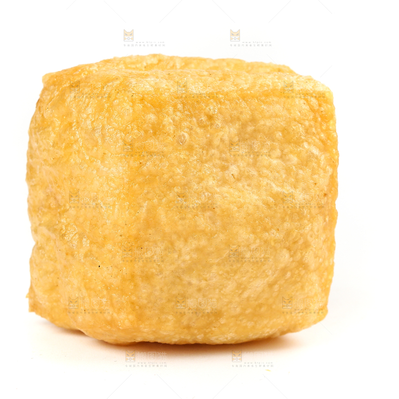 白底上的油豆腐