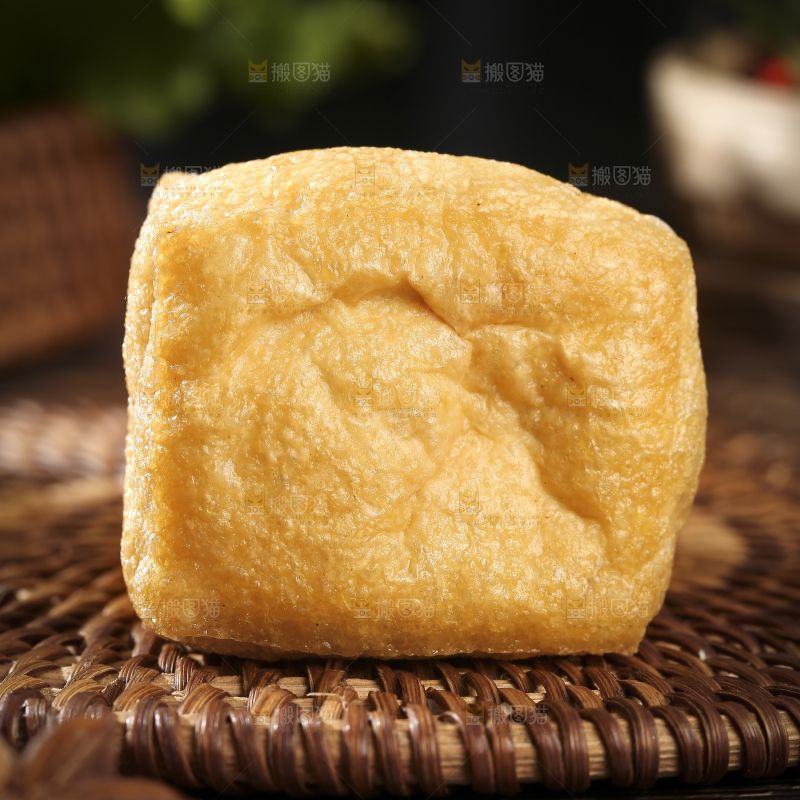 深底上的油豆腐