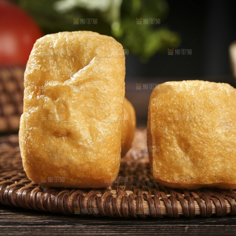 深底上的油豆腐