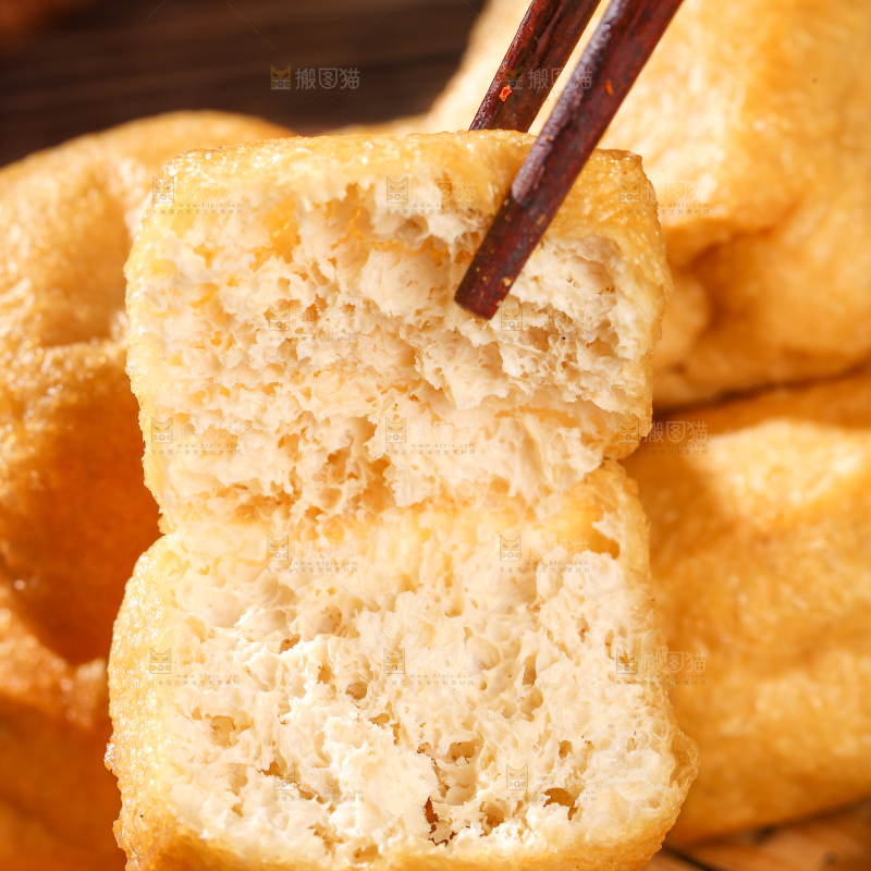深底上的油豆腐