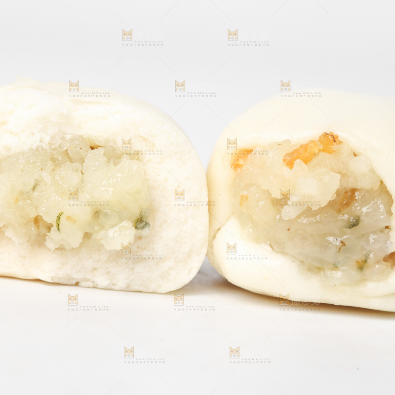 白底上的糯米卷