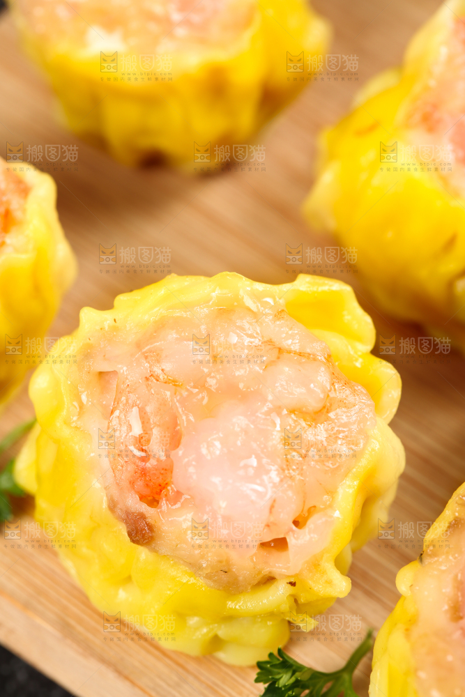 深底上的虾肉烧卖