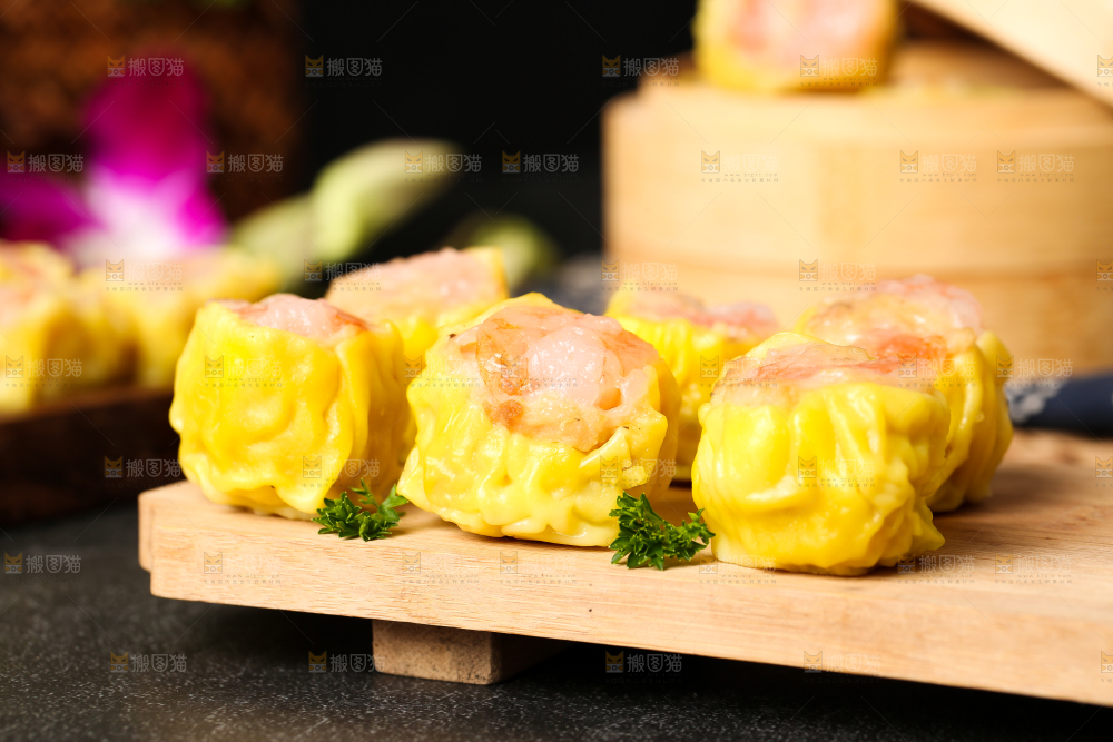 深底上的虾肉烧卖