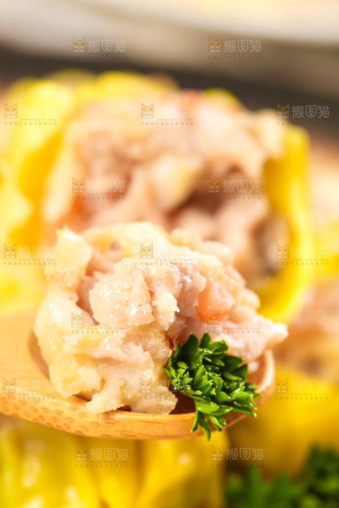 深底上的虾肉烧卖