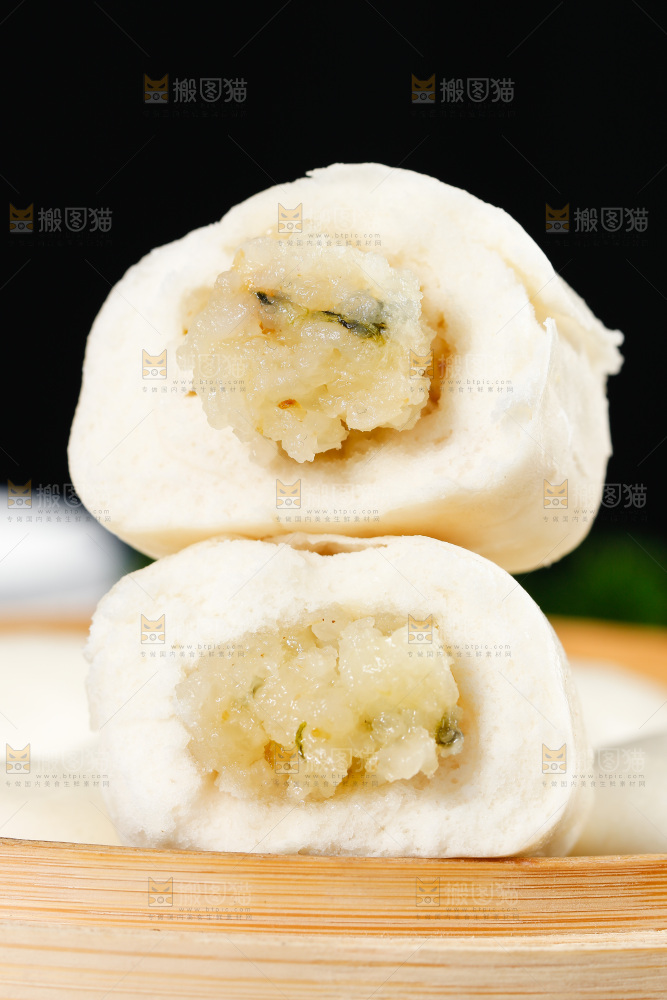深底上的糯米卷