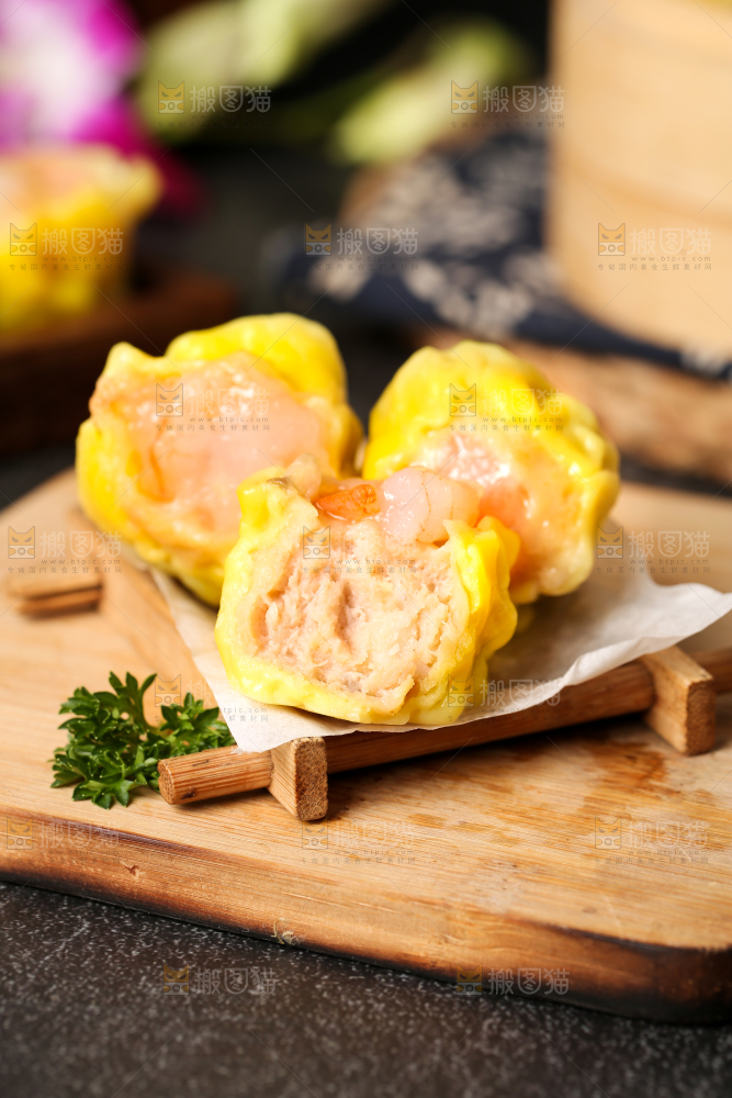 深底上的虾肉烧卖