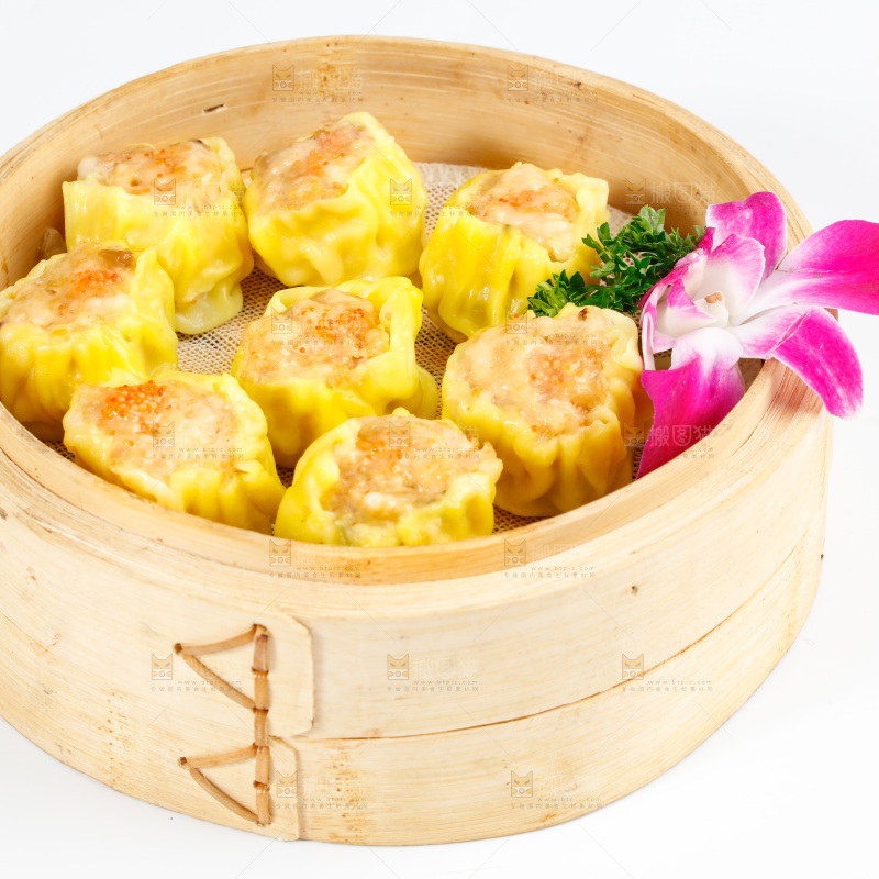 白底上的虾肉烧卖