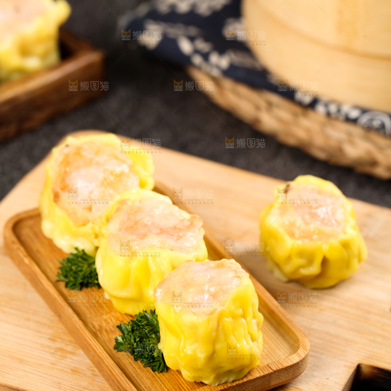 深底上的虾肉烧卖