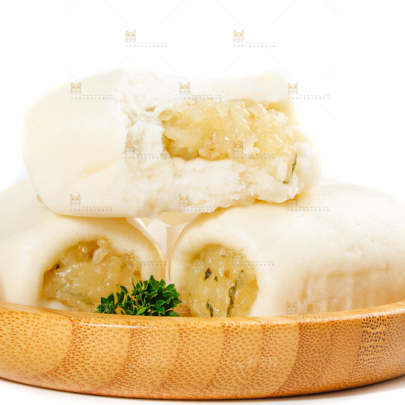 白底上的糯米卷